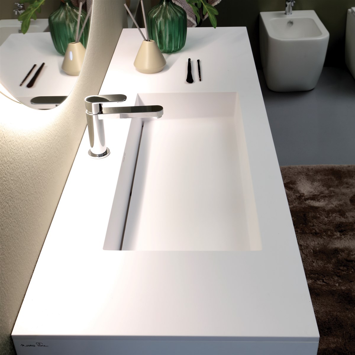 Lavabo polyminerale rettangolare incassato su mobile